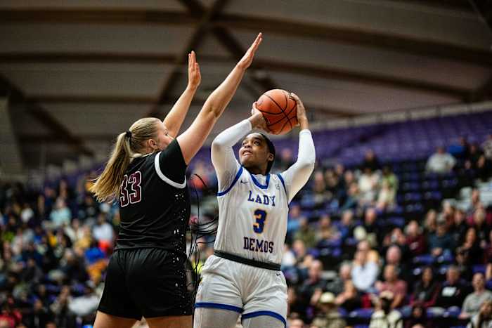Jefferson Willamette 6A Oregon girls basketball quarterfinal 2024 Naji Saker-14